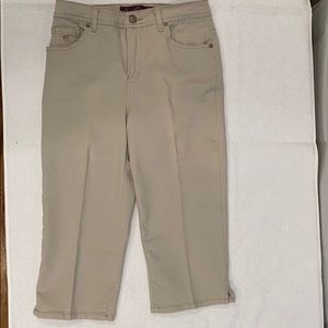 Gloria Vanderbilt stretchy tan crop jeans